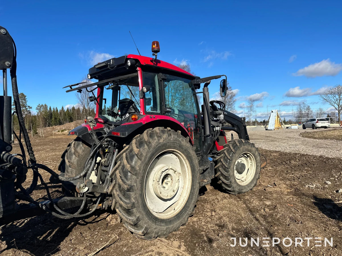 Valtra A 134 med lastare