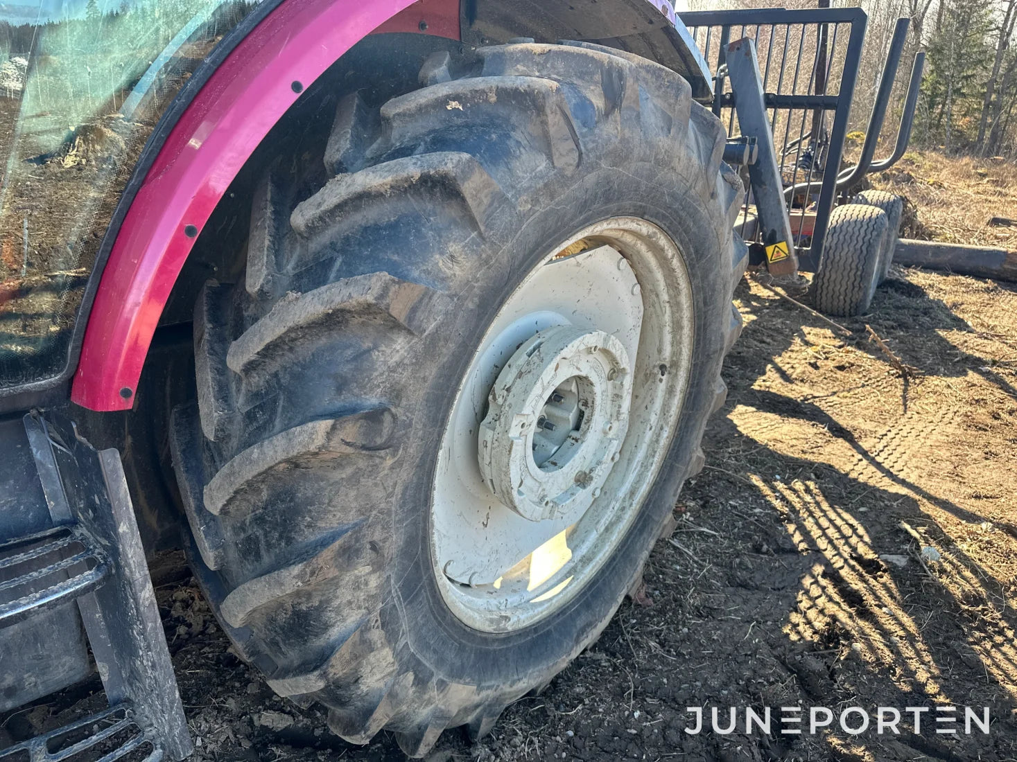 Valtra A 134 med lastare