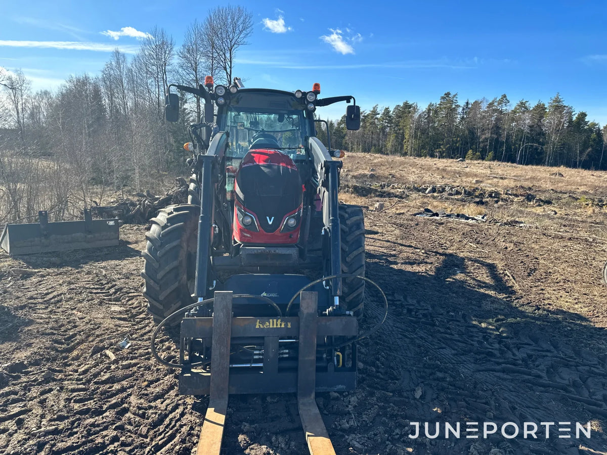 Valtra A 134 med lastare