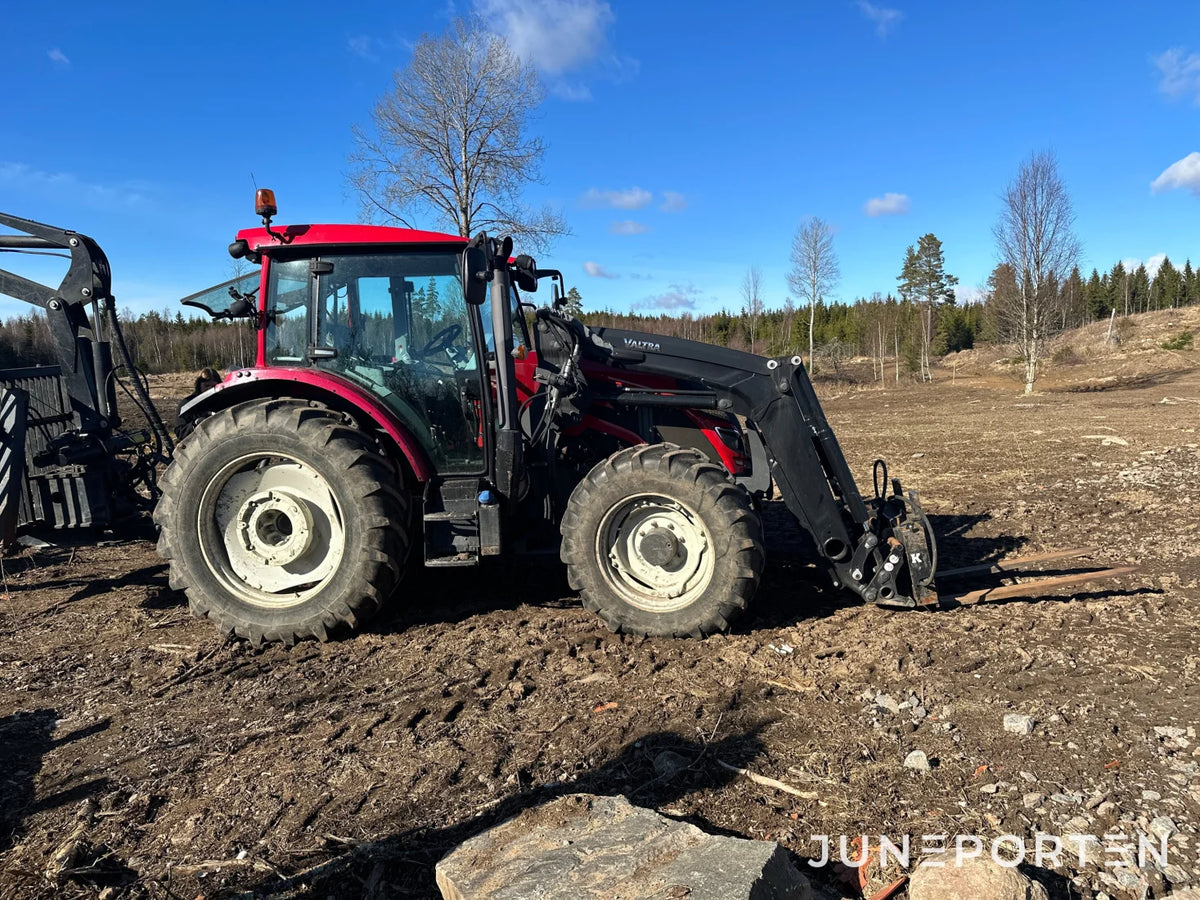 Valtra A 134 med lastare