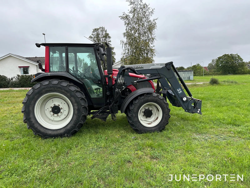 Valtra A 82 med lastare & frontlyft