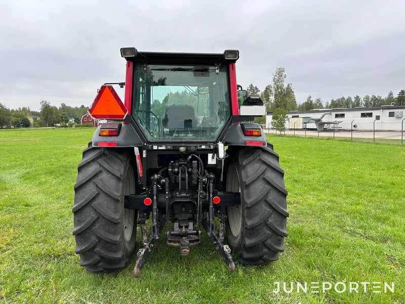 Valtra A 82 med lastare & frontlyft