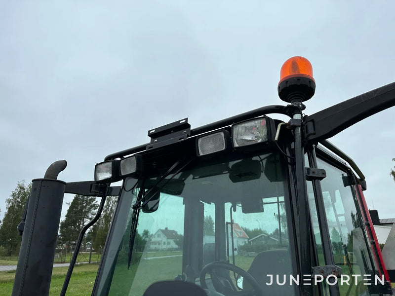 Valtra A 82 med lastare & frontlyft