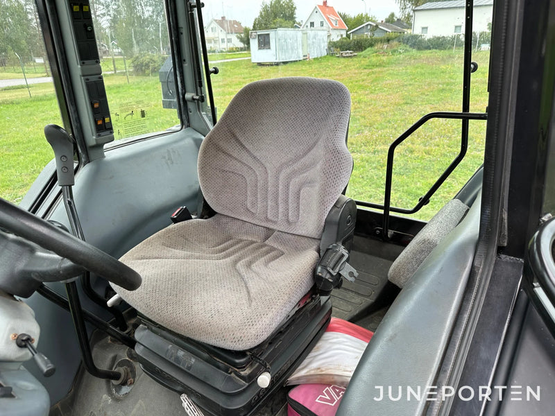 Valtra A 82 med lastare & frontlyft