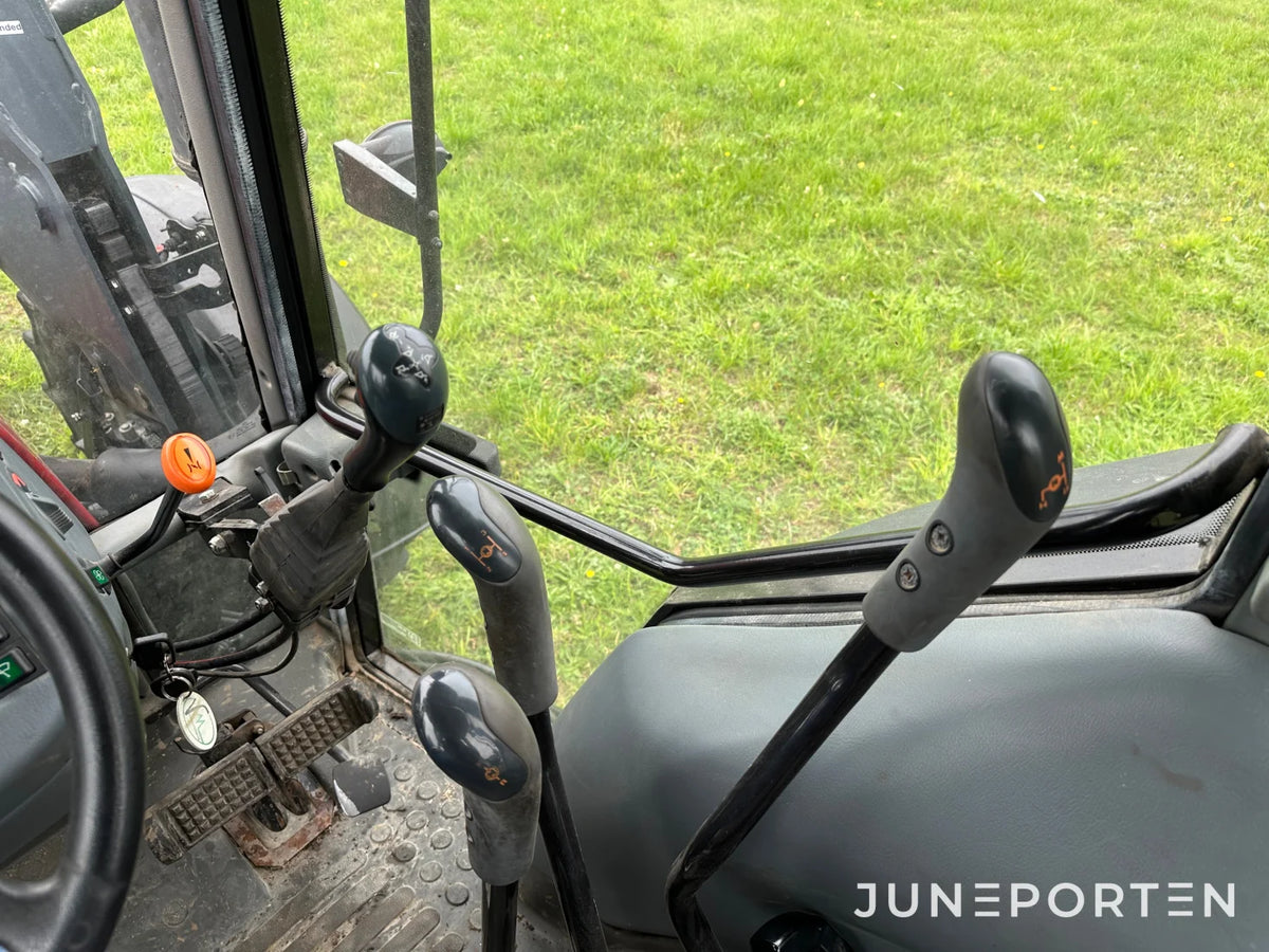 Valtra A 82 med lastare & frontlyft