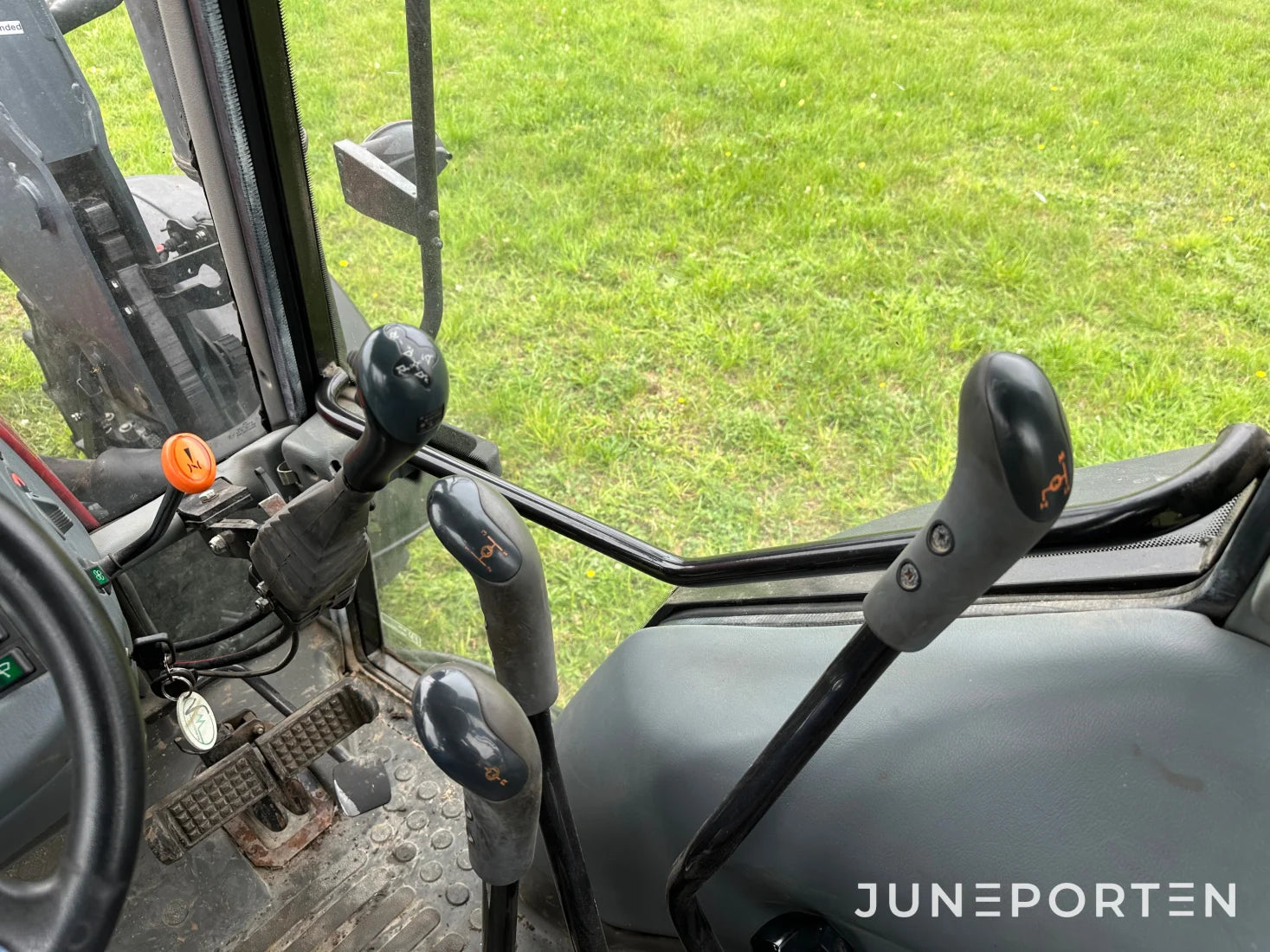 Valtra A 82 med lastare & frontlyft