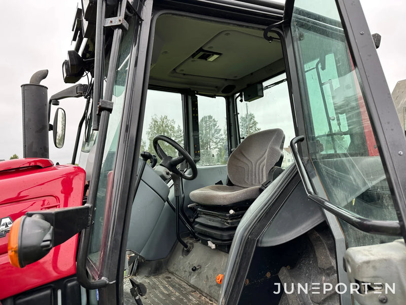 Valtra A 82 med lastare & frontlyft