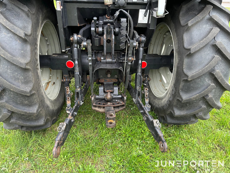 Valtra A 82 med lastare & frontlyft