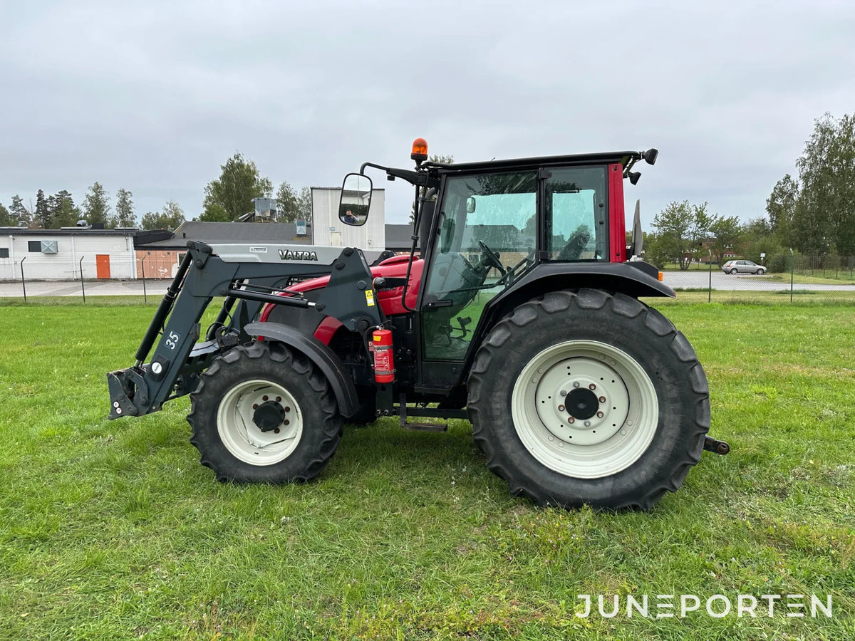Valtra A 82 med lastare & frontlyft