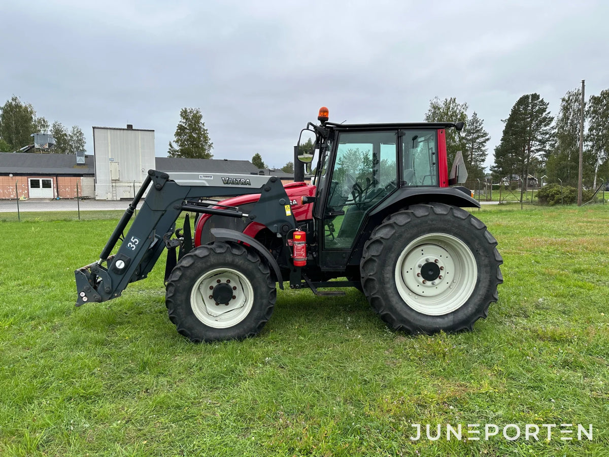 Valtra A 82 med lastare & frontlyft