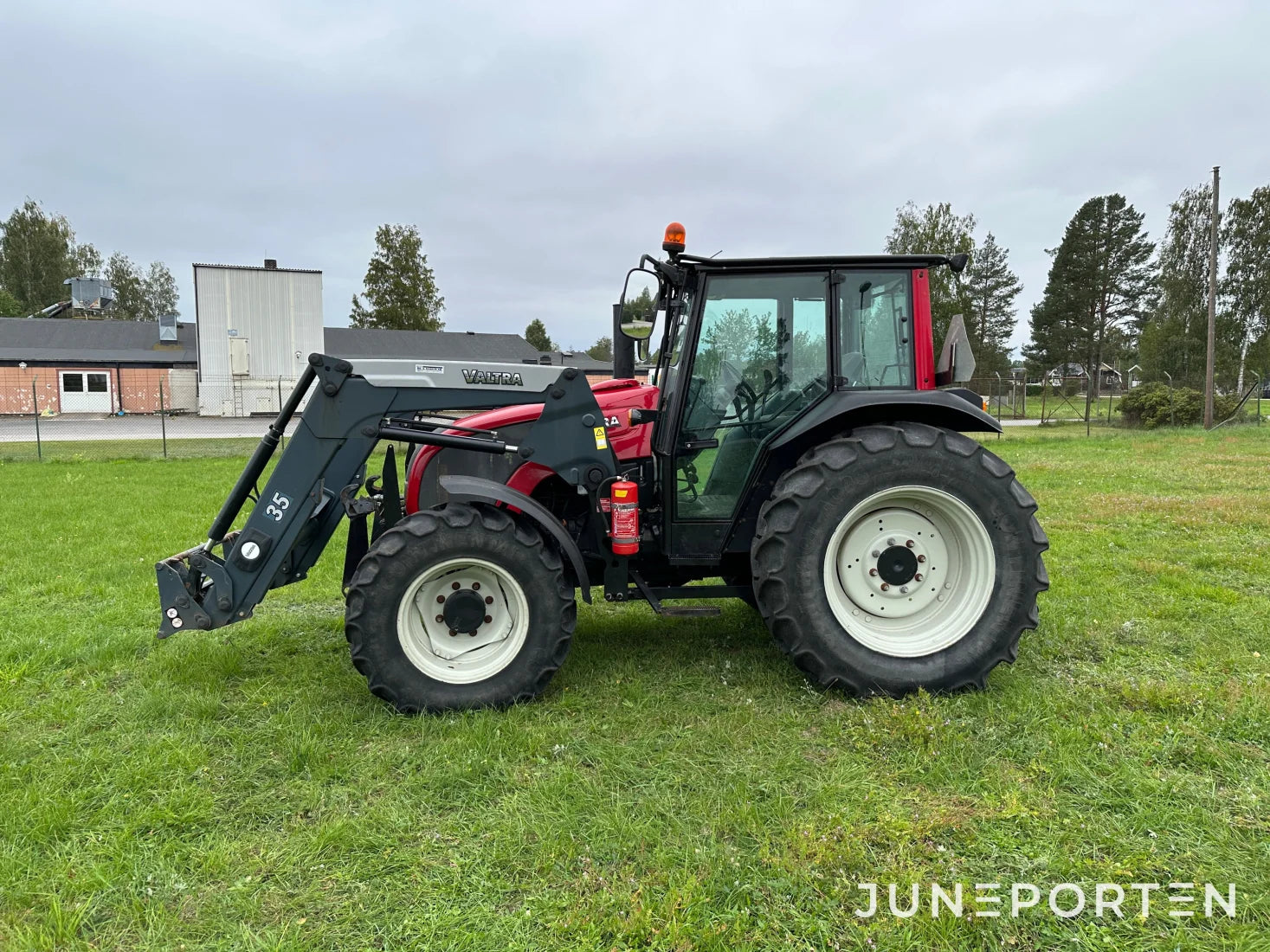 Valtra A 82 med lastare & frontlyft
