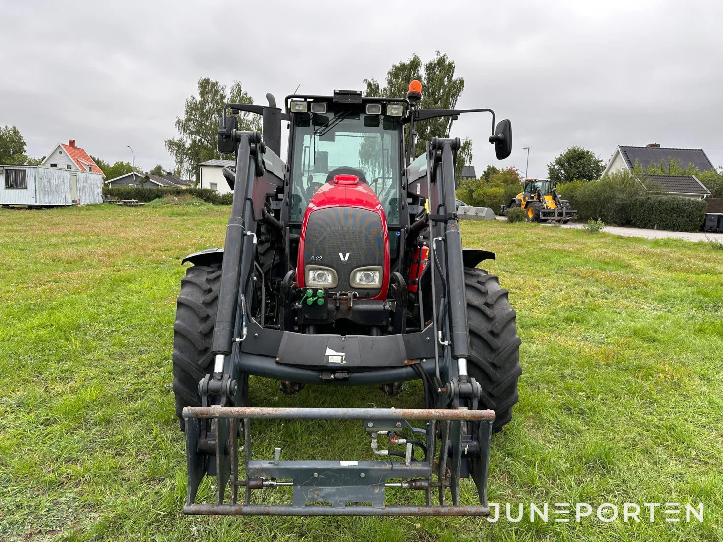 Valtra A 82 med lastare & frontlyft