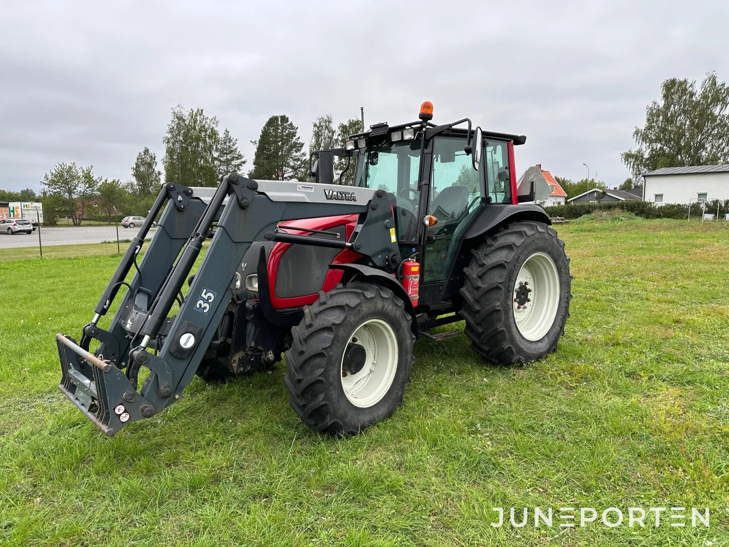Valtra A 82 med lastare & frontlyft