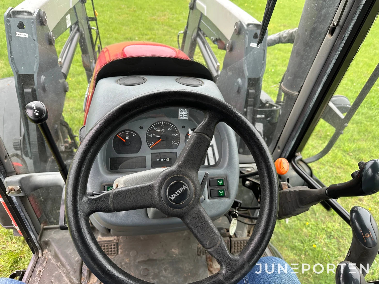 Valtra A 82 med lastare & frontlyft