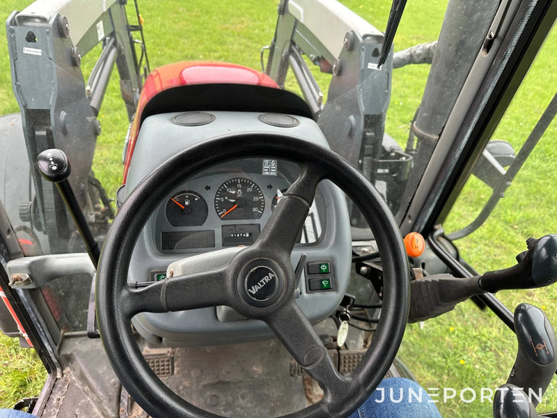 Valtra A 82 med lastare & frontlyft