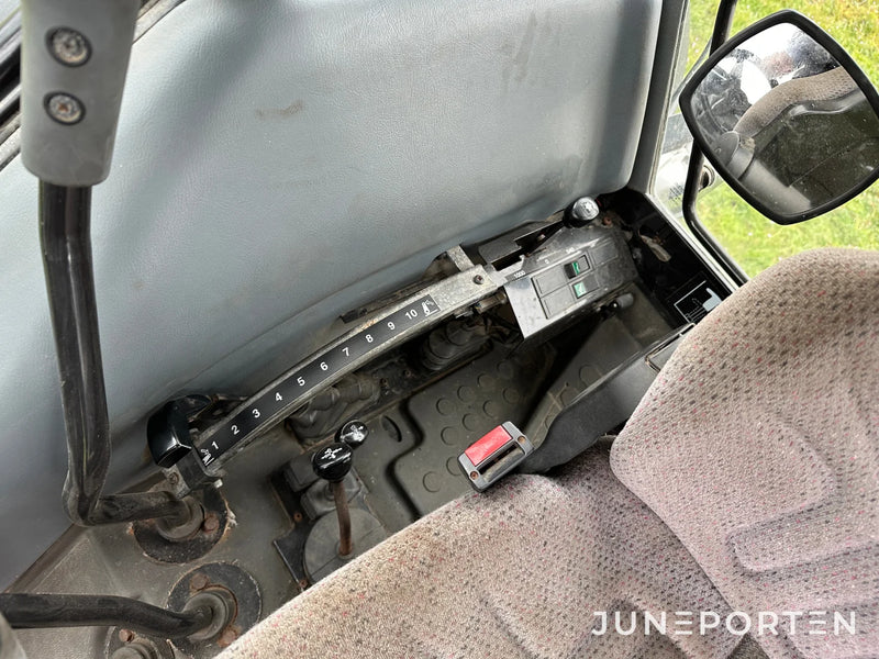 Valtra A 82 med lastare & frontlyft