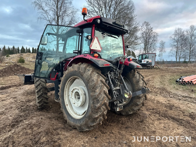 Valtra A134 med lastare