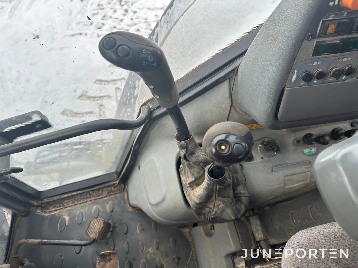 Valtra C 130 med lastare