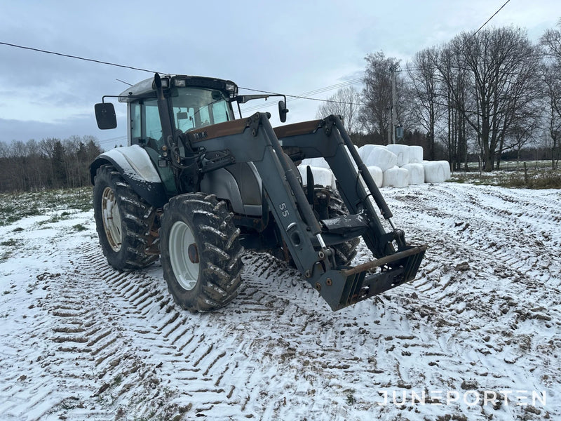 Valtra C 130 med lastare