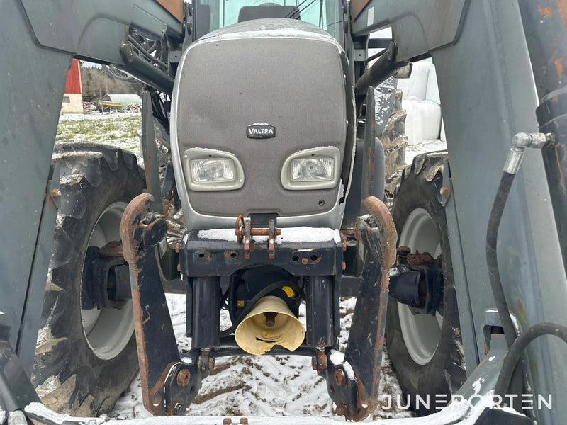 Valtra C 130 med lastare
