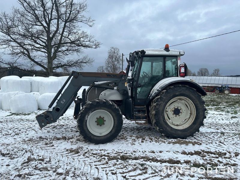 Valtra C 130 med lastare