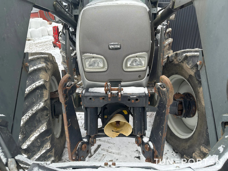 Valtra C 130 med lastare