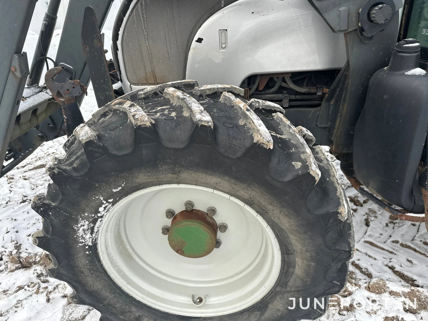Valtra C 130 med lastare