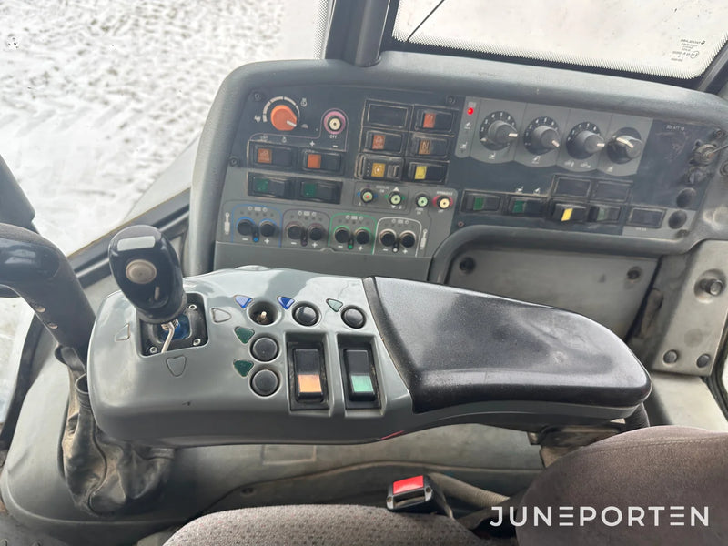 Valtra C 130 med lastare