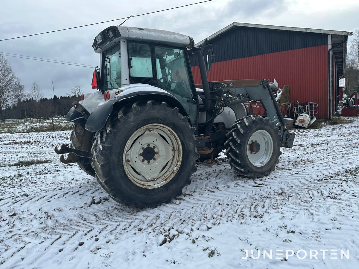 Valtra C 130 med lastare