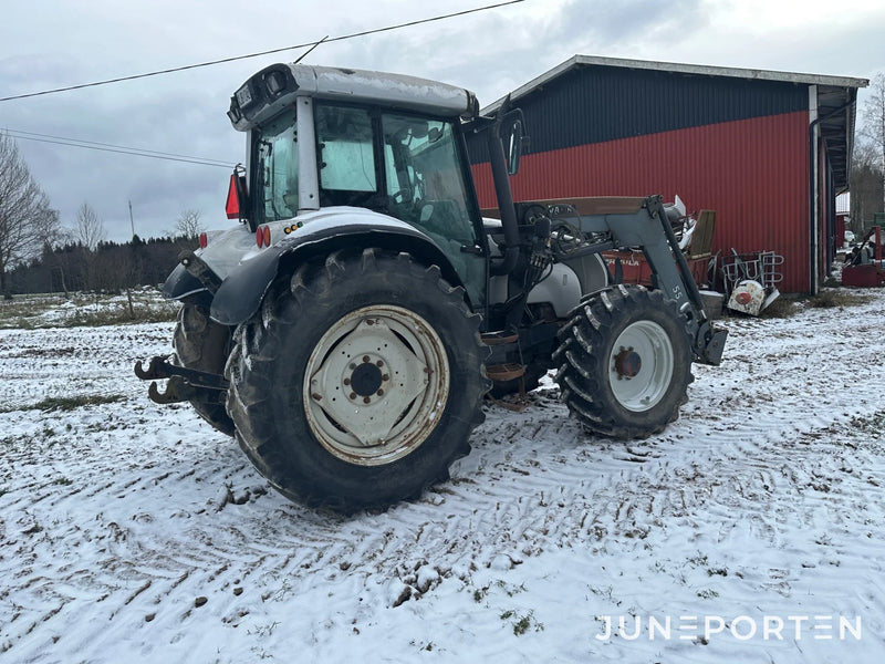Valtra C 130 med lastare