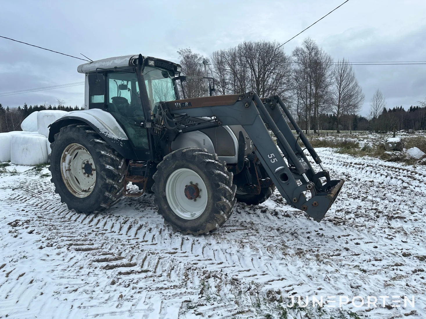 Valtra C 130 med lastare