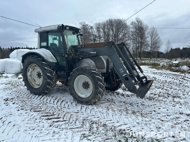 Valtra C 130 med lastare