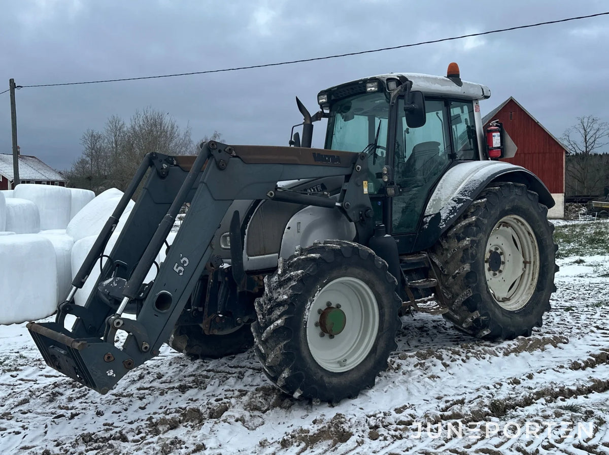 Valtra C 130 med lastare