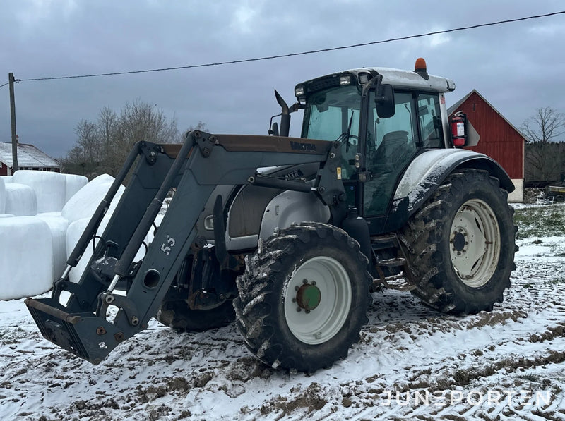 Valtra C 130 med lastare