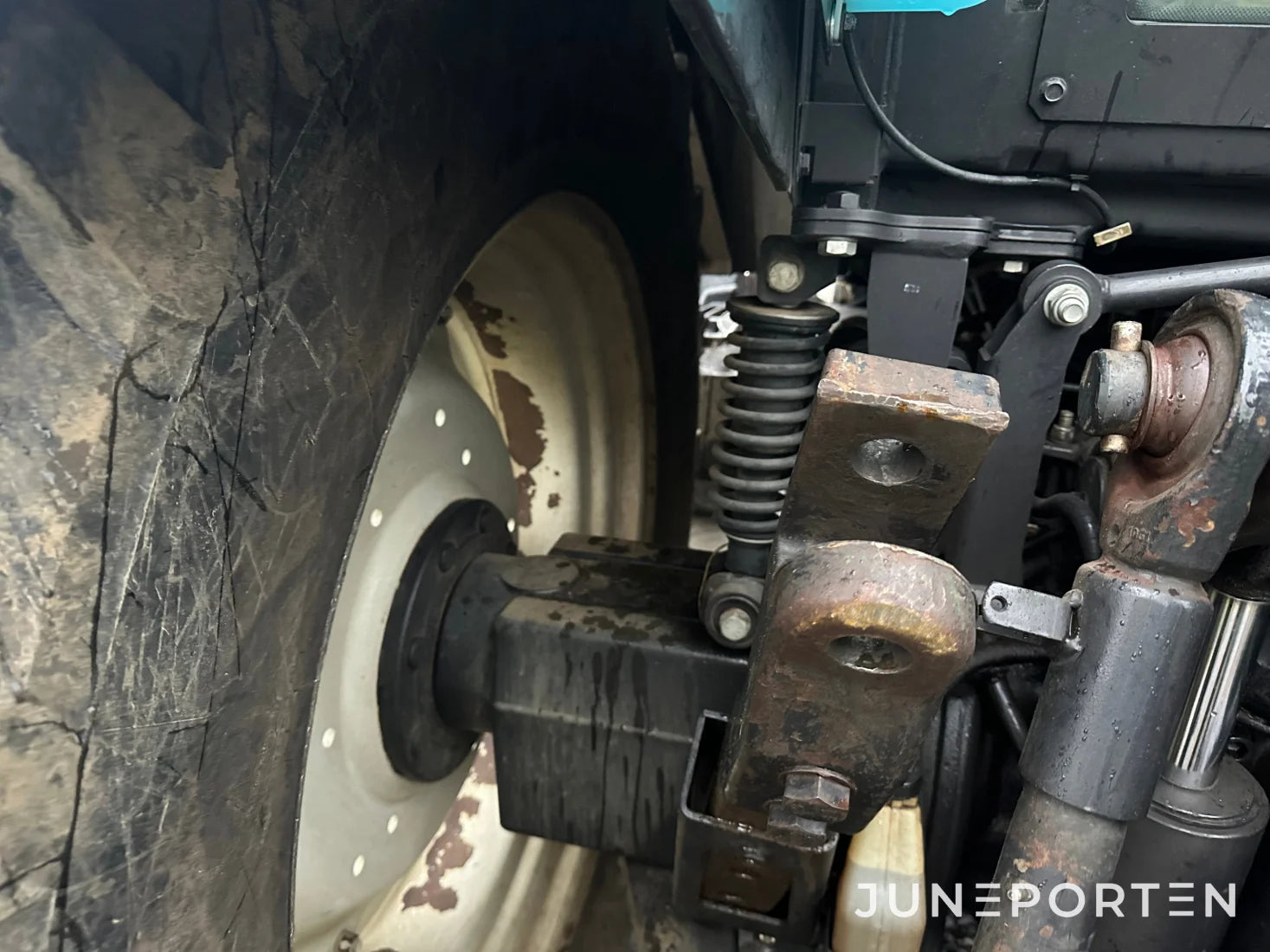 Valtra N111E med lastare