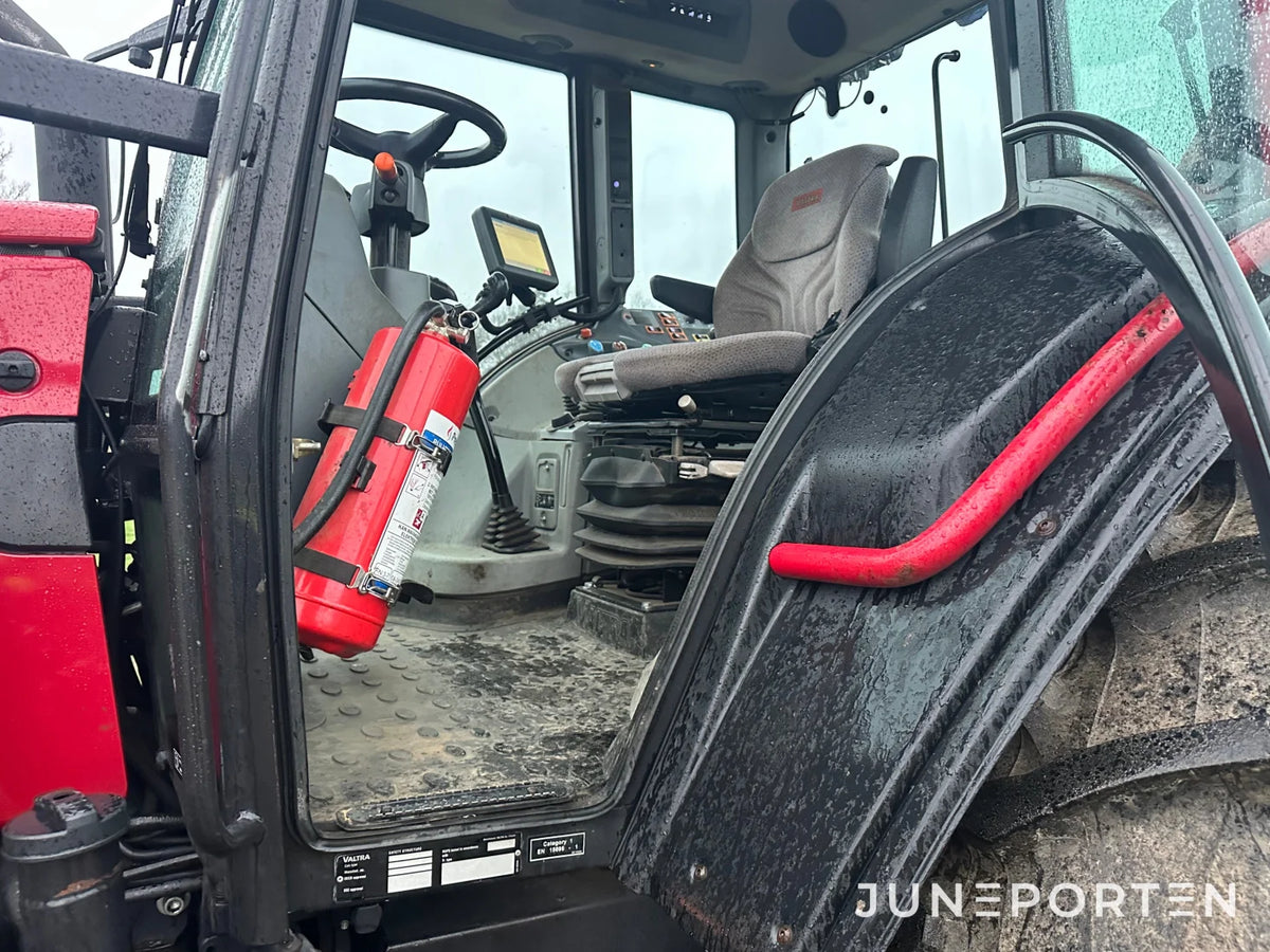 Valtra N111E med lastare