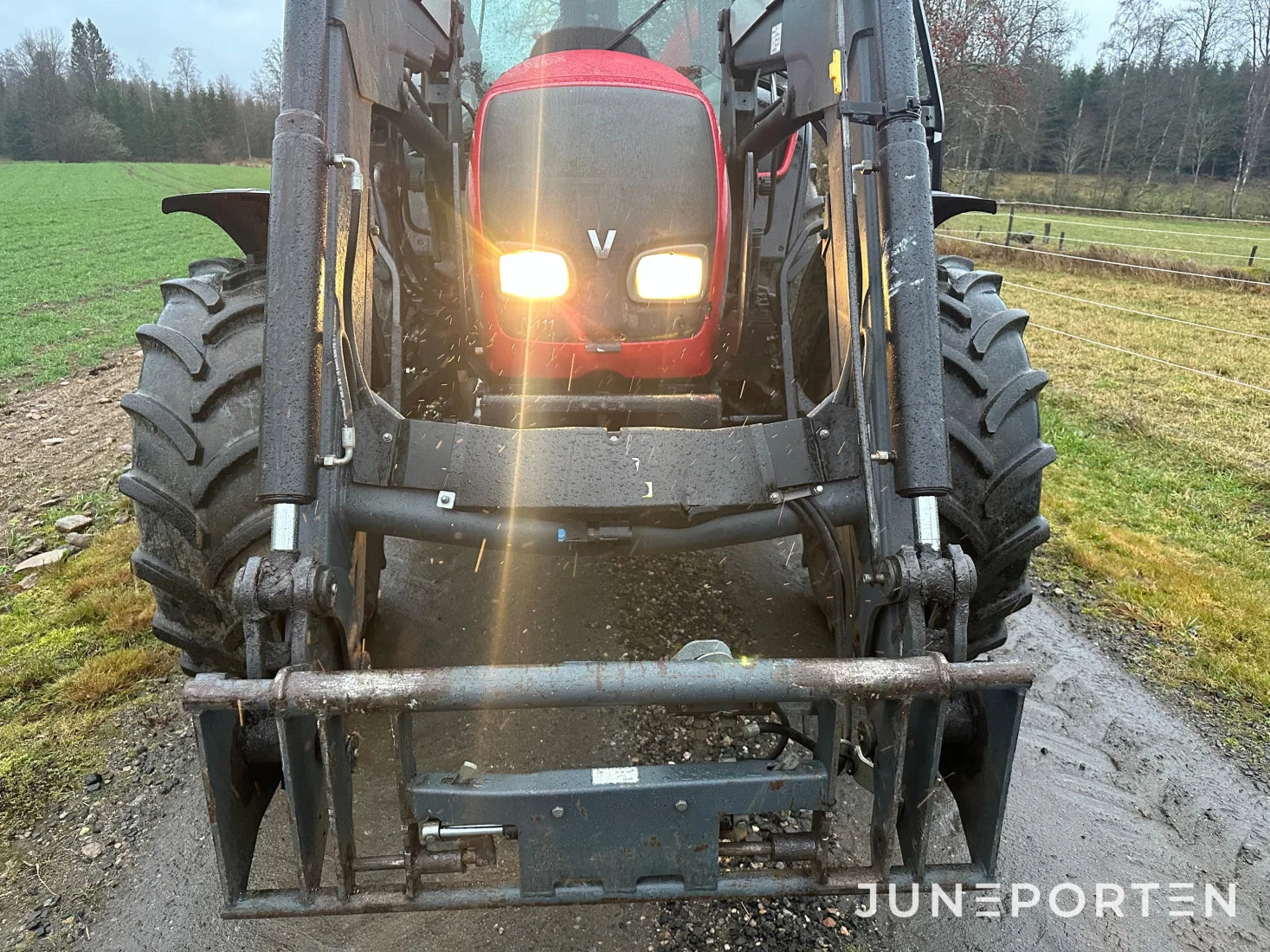 Valtra N111E med lastare