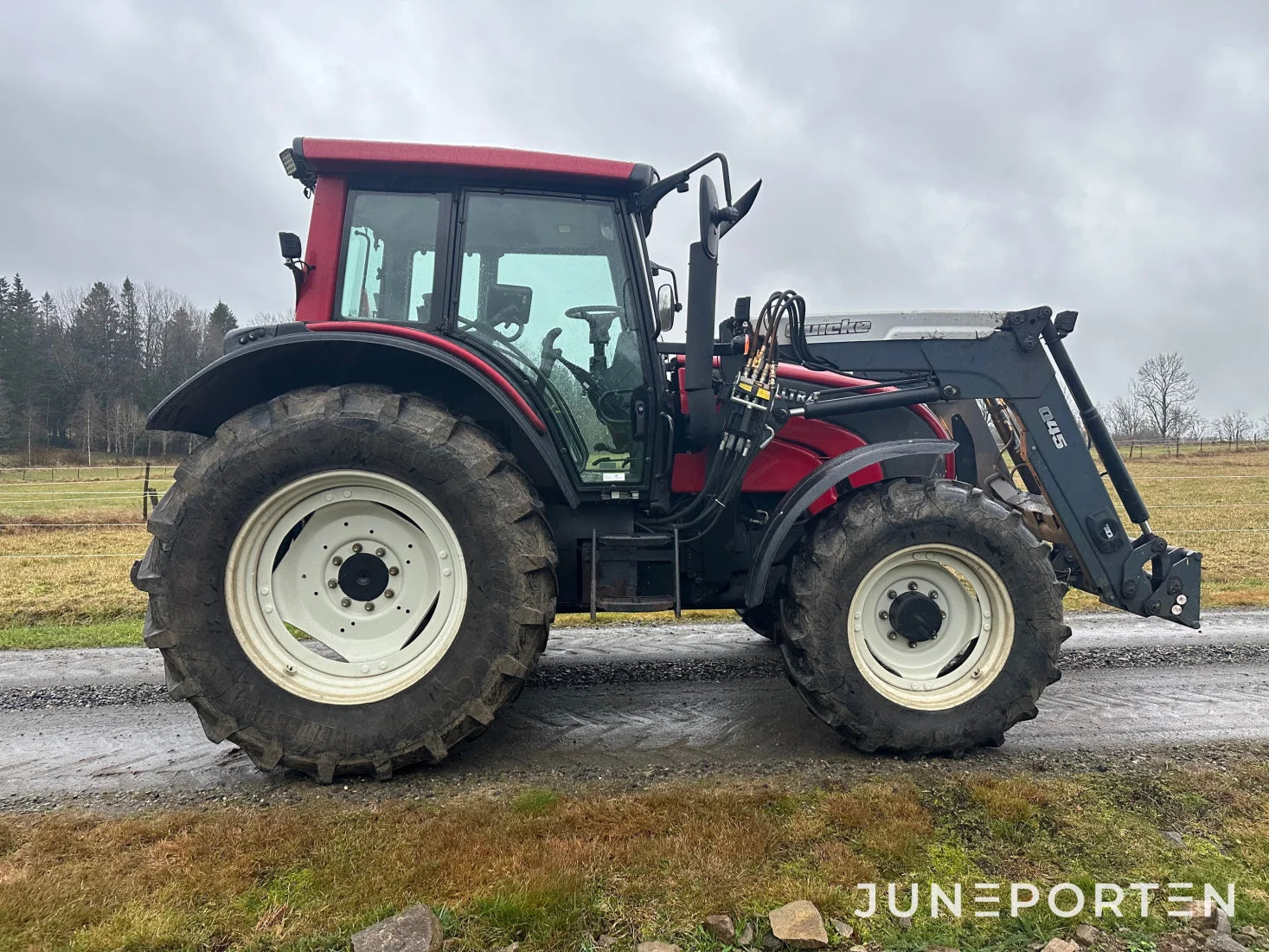 Valtra N111E med lastare