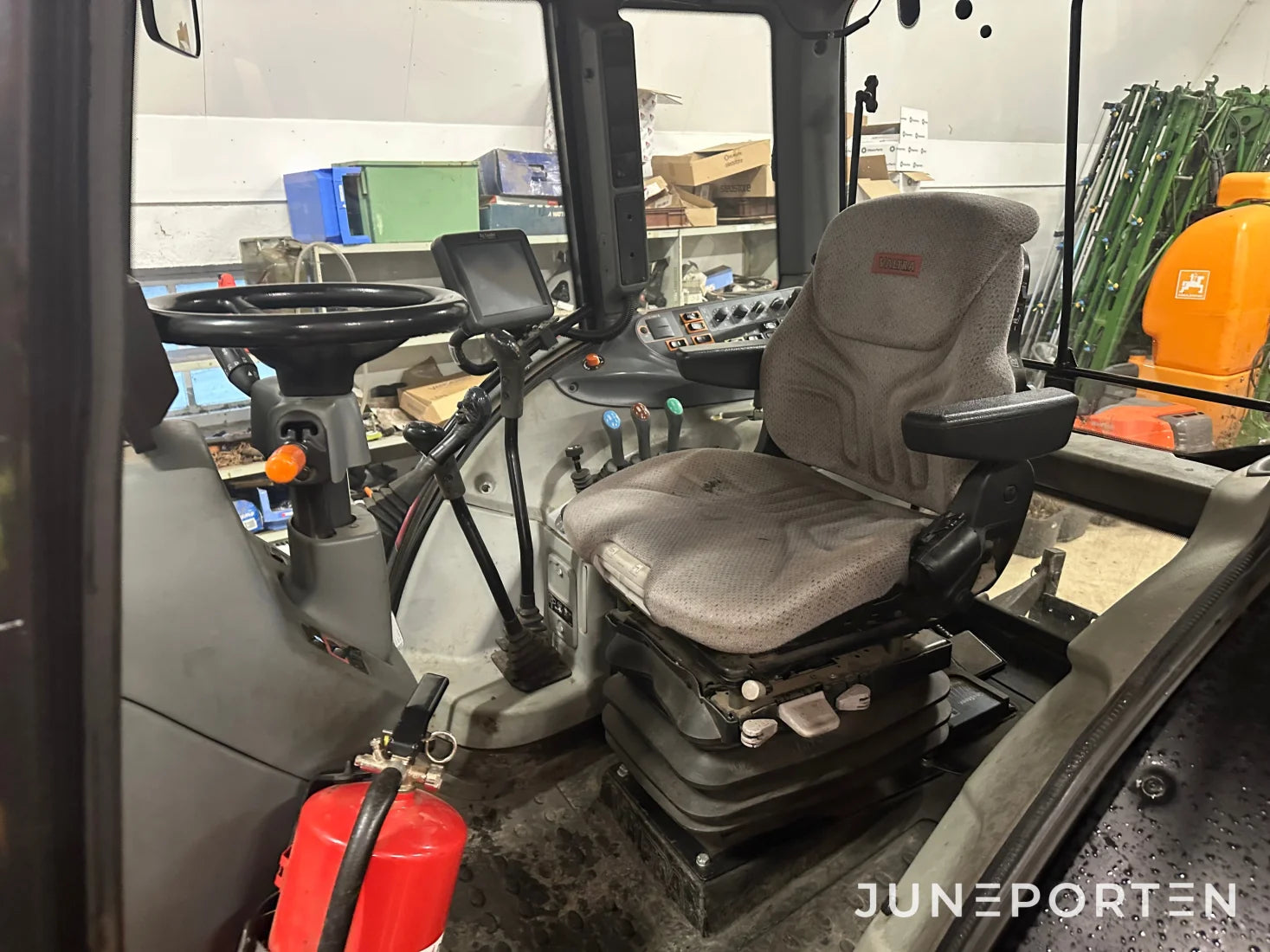 Valtra N111E med lastare