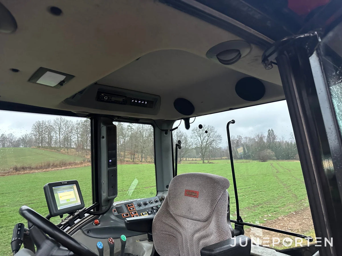 Valtra N111E med lastare