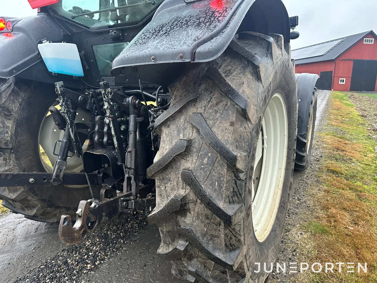 Valtra N111E med lastare