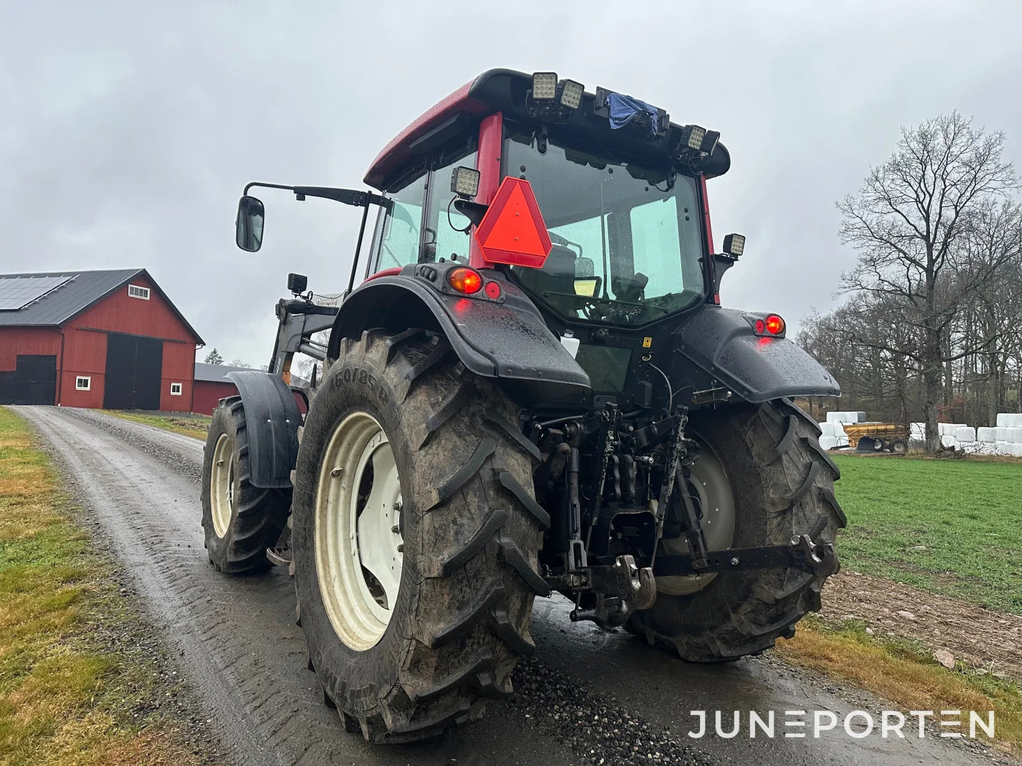 Valtra N111E med lastare