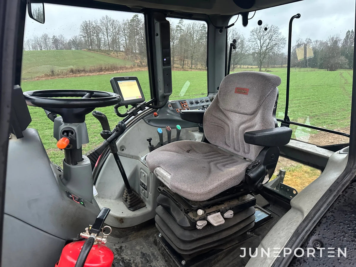 Valtra N111E med lastare