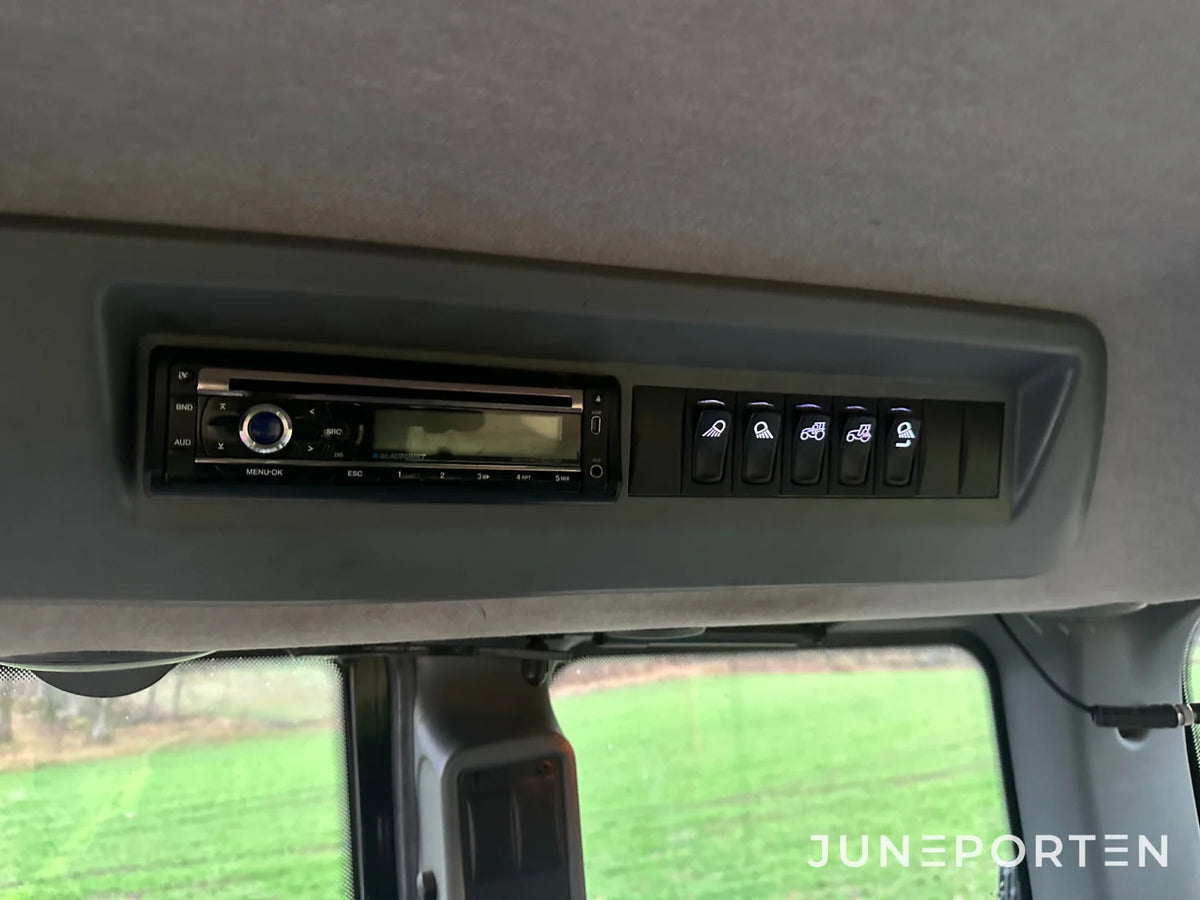Valtra N111E med lastare