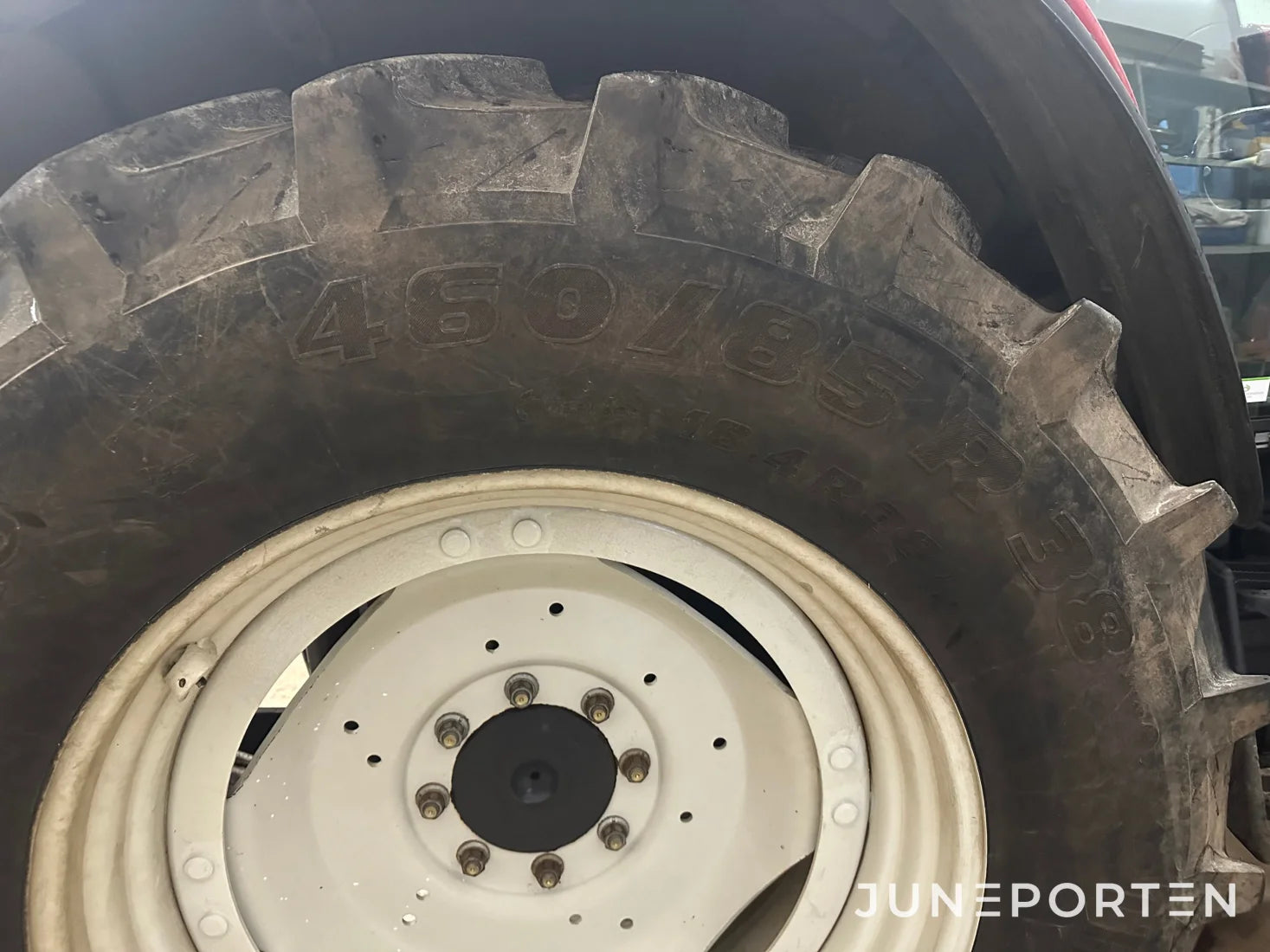 Valtra N111E med lastare