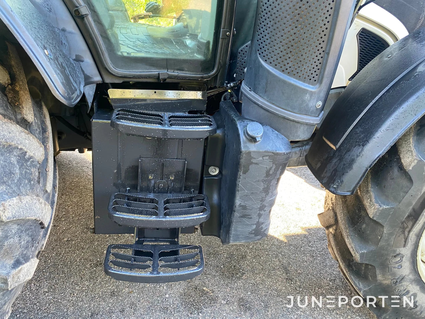 Valtra N 114 med lastare