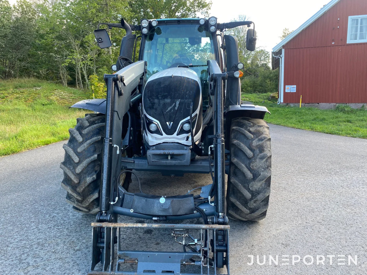 Valtra N 114 med lastare