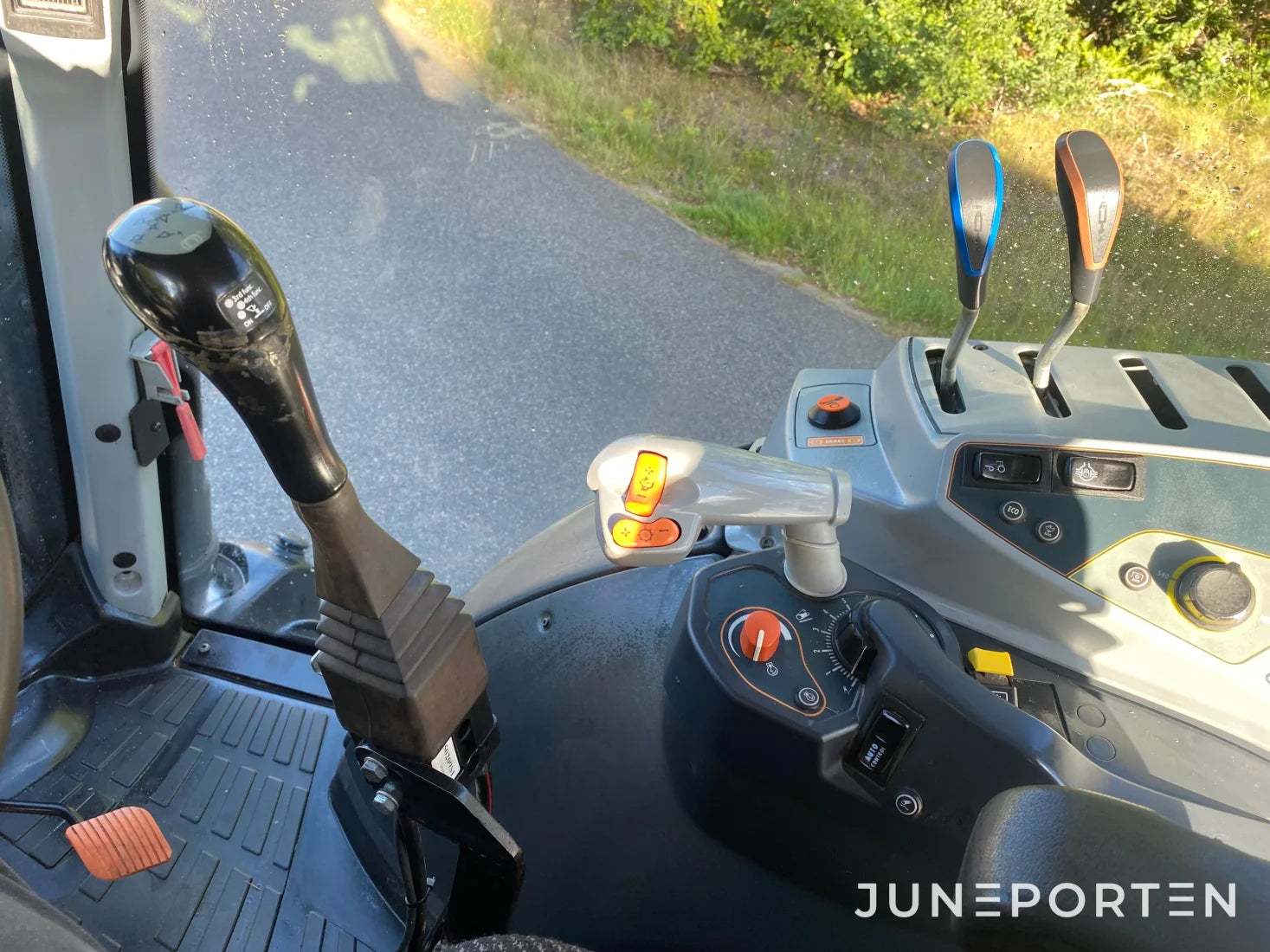 Valtra N 114 med lastare