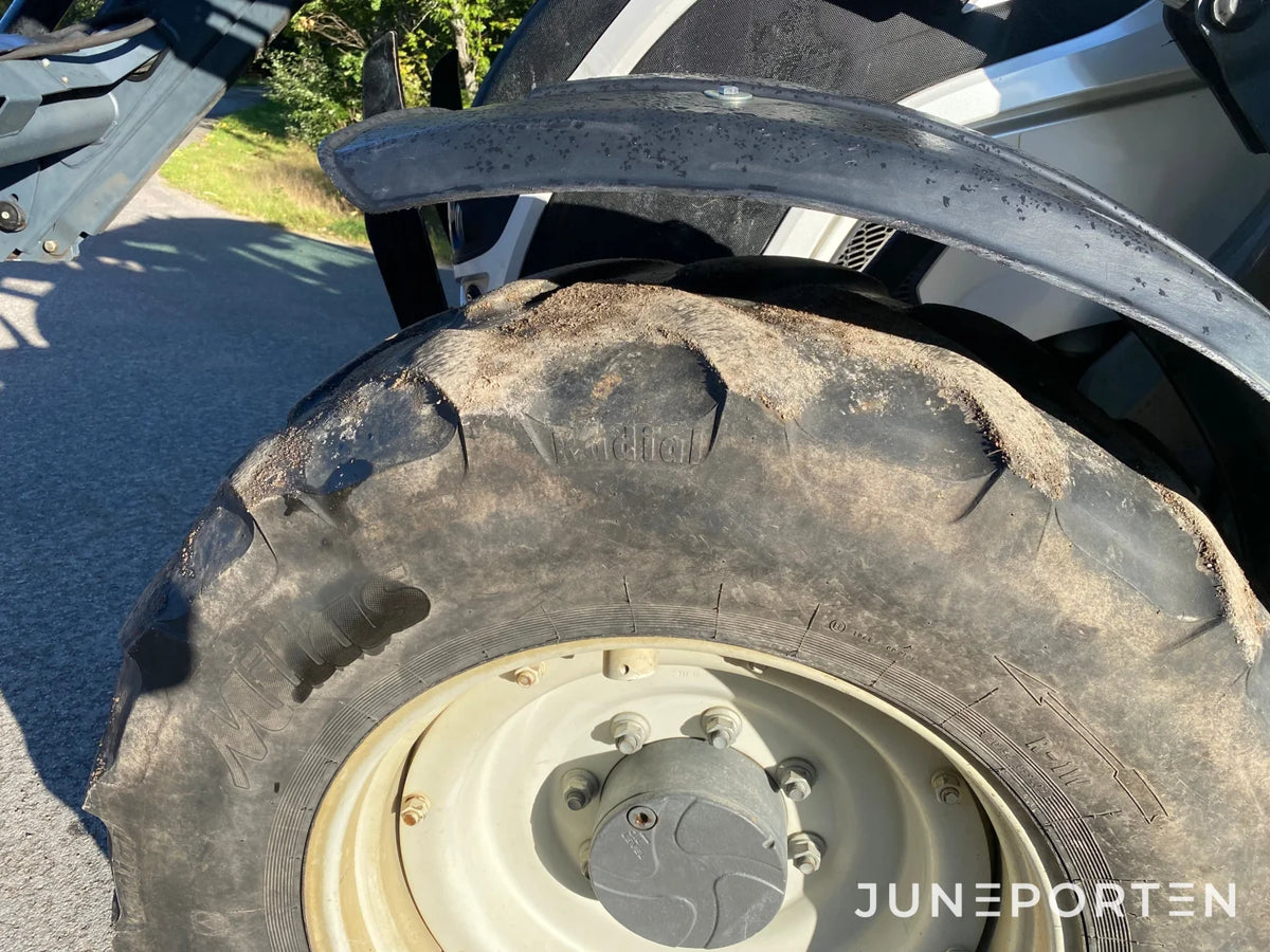 Valtra N 114 med lastare