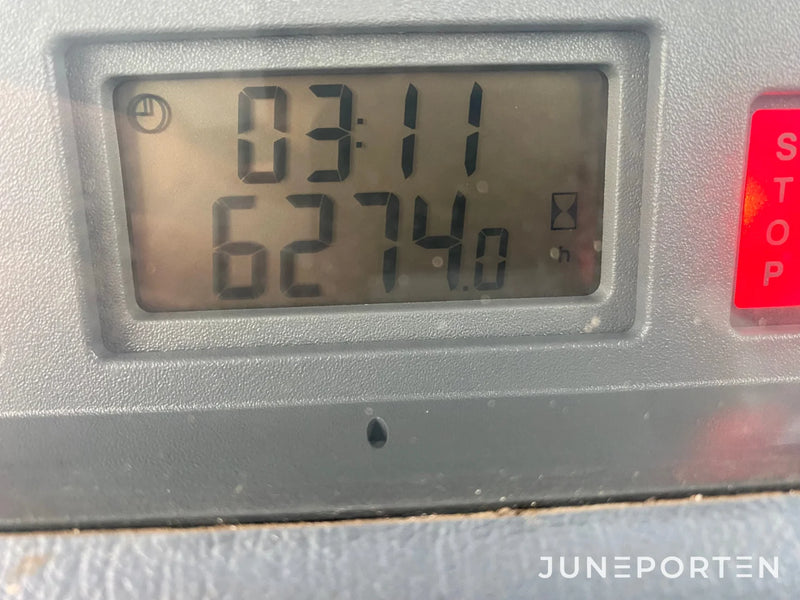 Valtra N113 med frontlastare och frontlyft